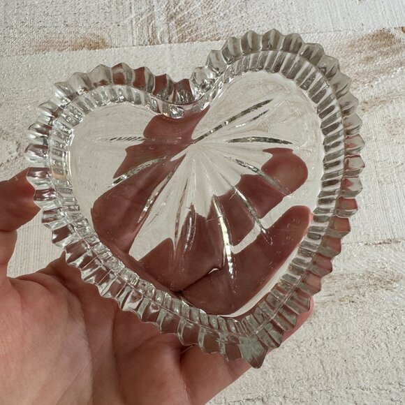 Vintage Clear Glass Heart Shaped Trinket Dish - Picture 2 of 7